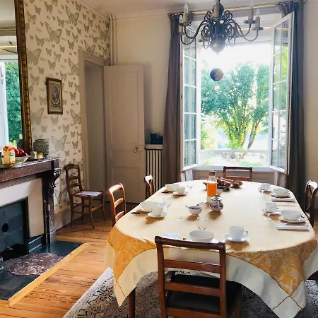 Bed & Breakfast Le Donjon D'anthon *