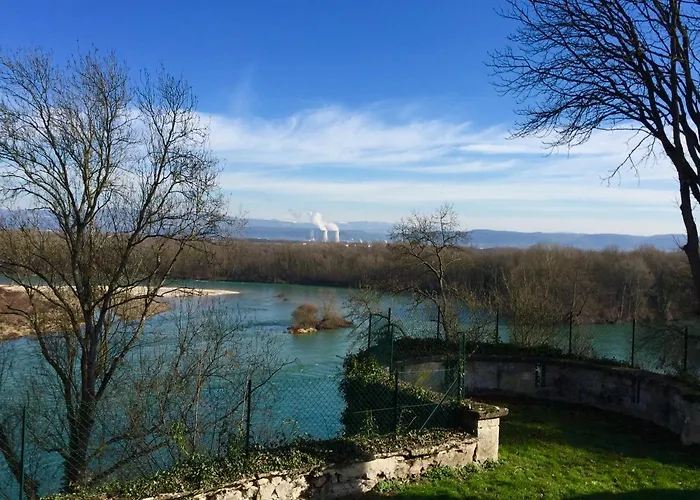Le Donjon D'anthon Hotel